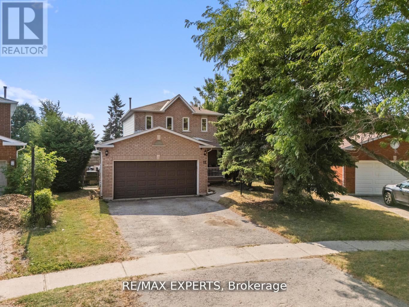 11 PENTON DRIVE, Barrie, Ontario