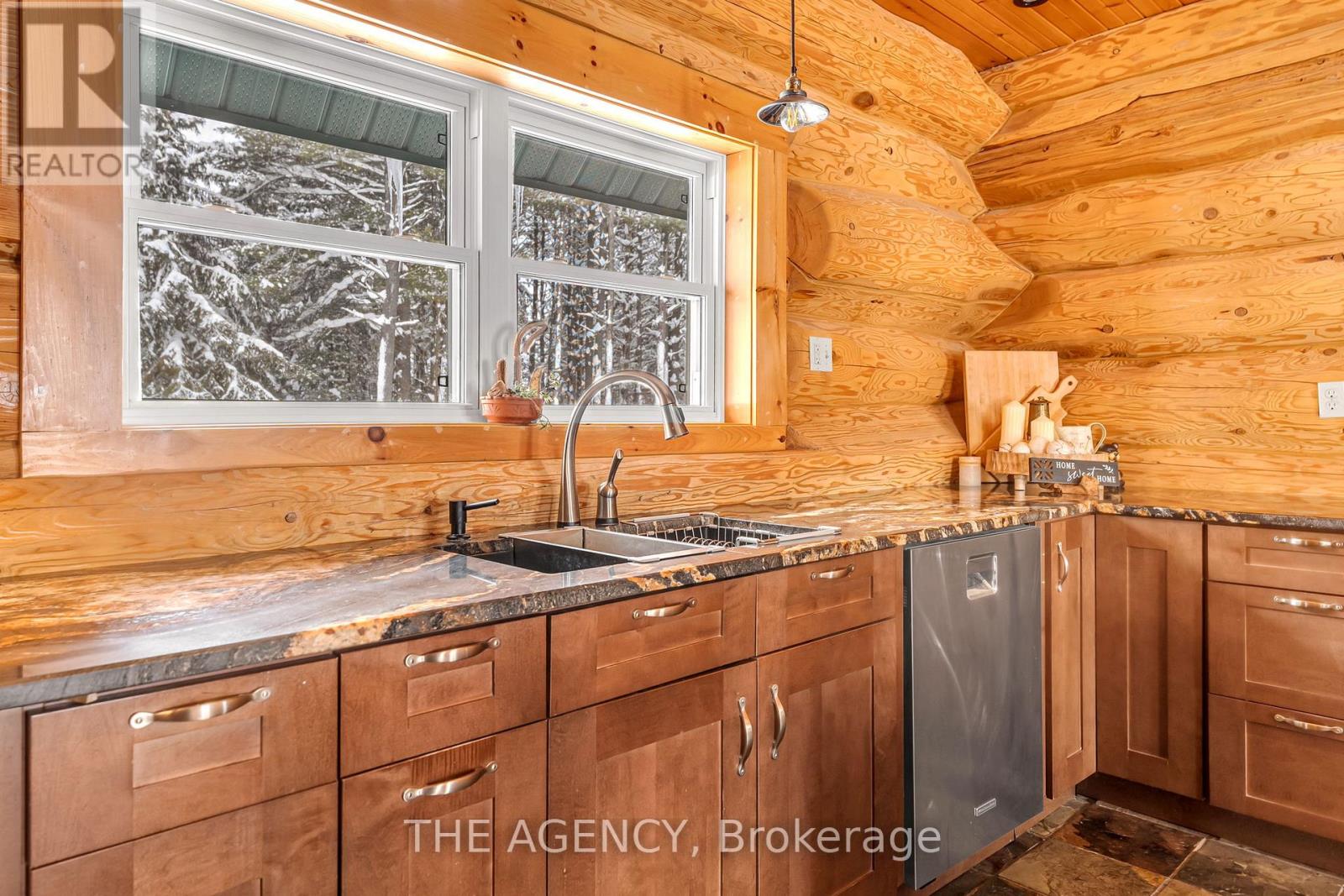 11 Nevis Ridge Drive, Oro-Medonte, Ontario  L0L 1T0 - Photo 17 - S12690384