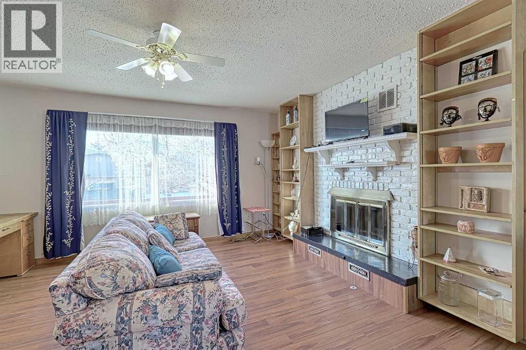 914 4 Street Sw, High River, Alberta  T1V 1A7 - Photo 4 - A2277494