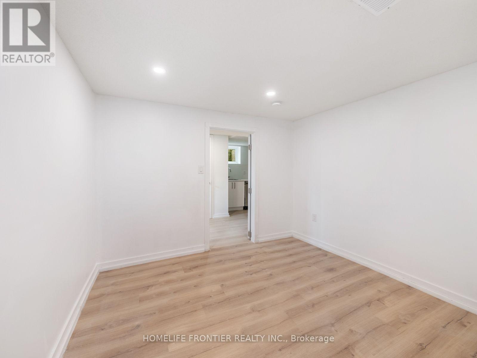4 - 12 Gibson Avenue, Toronto, Ontario  M9V 2S6 - Photo 15 - W12690372