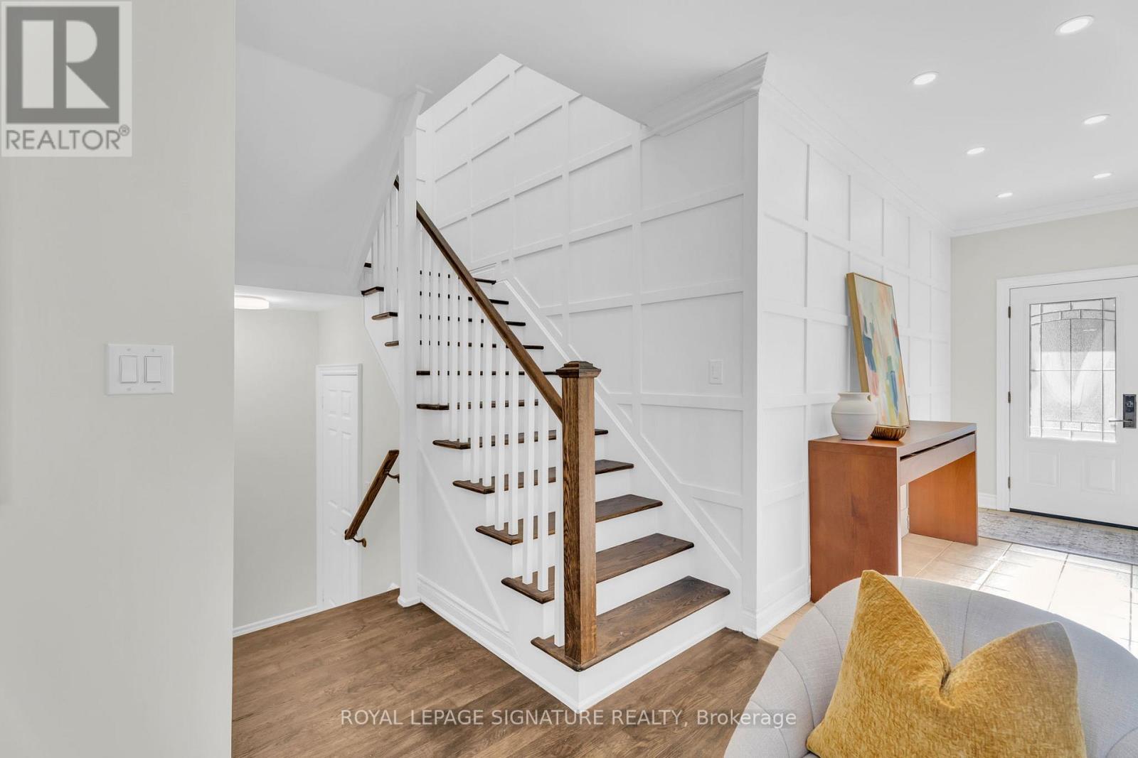 75 Thirty Second Street, Toronto, Ontario  M8W 3G5 - Photo 15 - W12690404