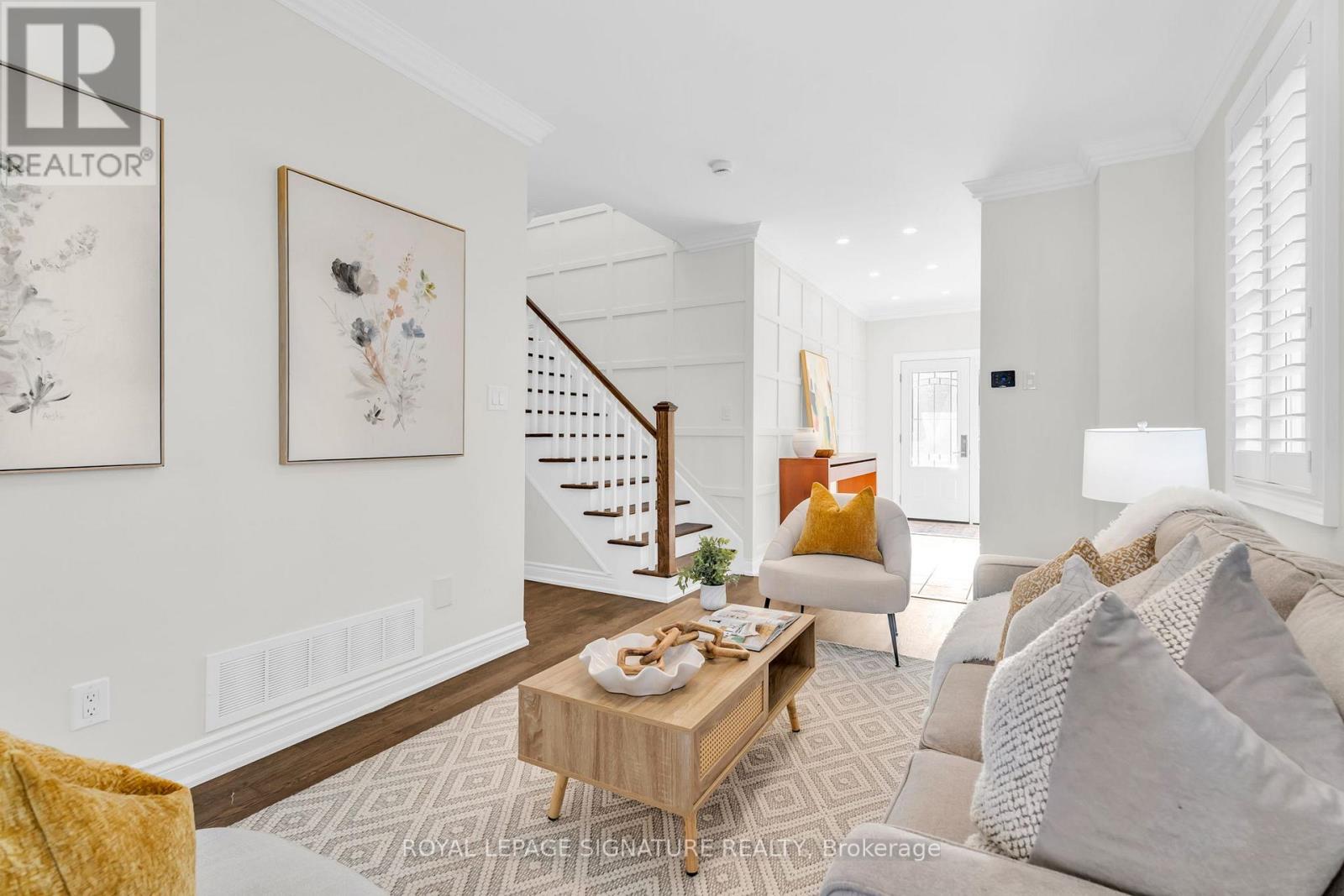 75 Thirty Second Street, Toronto, Ontario  M8W 3G5 - Photo 5 - W12690404