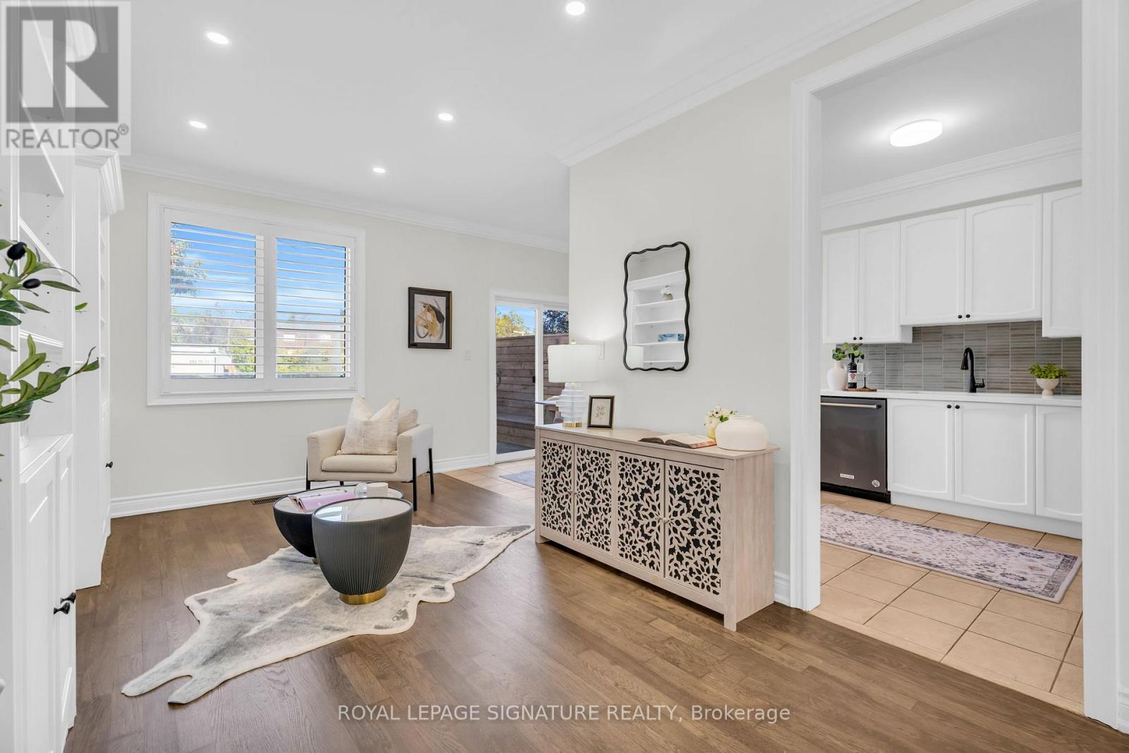 75 Thirty Second Street, Toronto, Ontario  M8W 3G5 - Photo 7 - W12690404