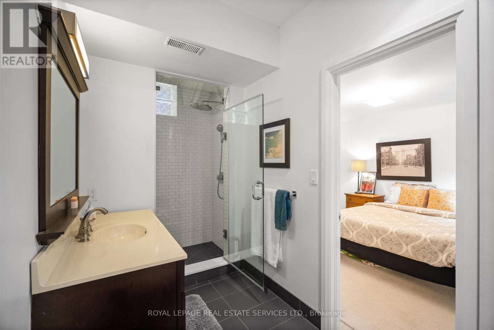 4 Reigate Road, Toronto, Ontario  M9A 2Y2 - Photo 36 - W12690452