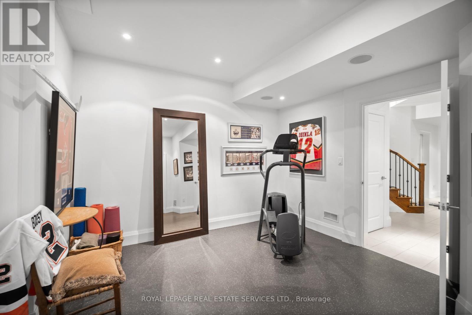 4 Reigate Road, Toronto, Ontario  M9A 2Y2 - Photo 38 - W12690452