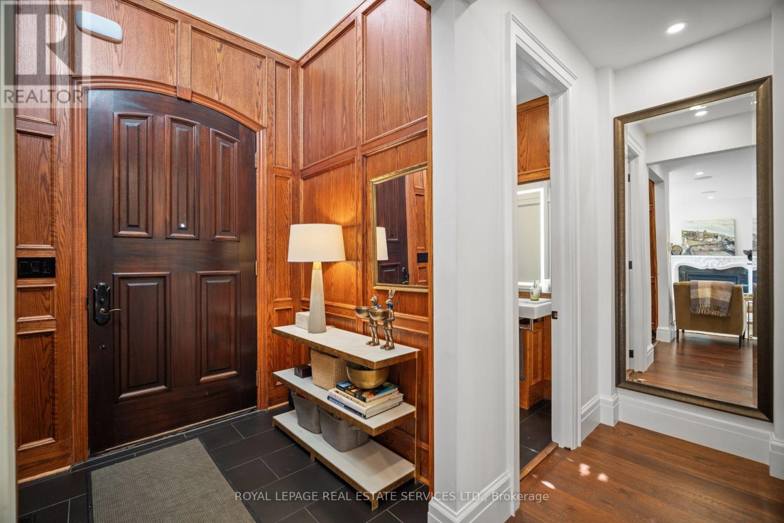 4 Reigate Road, Toronto, Ontario  M9A 2Y2 - Photo 4 - W12690452