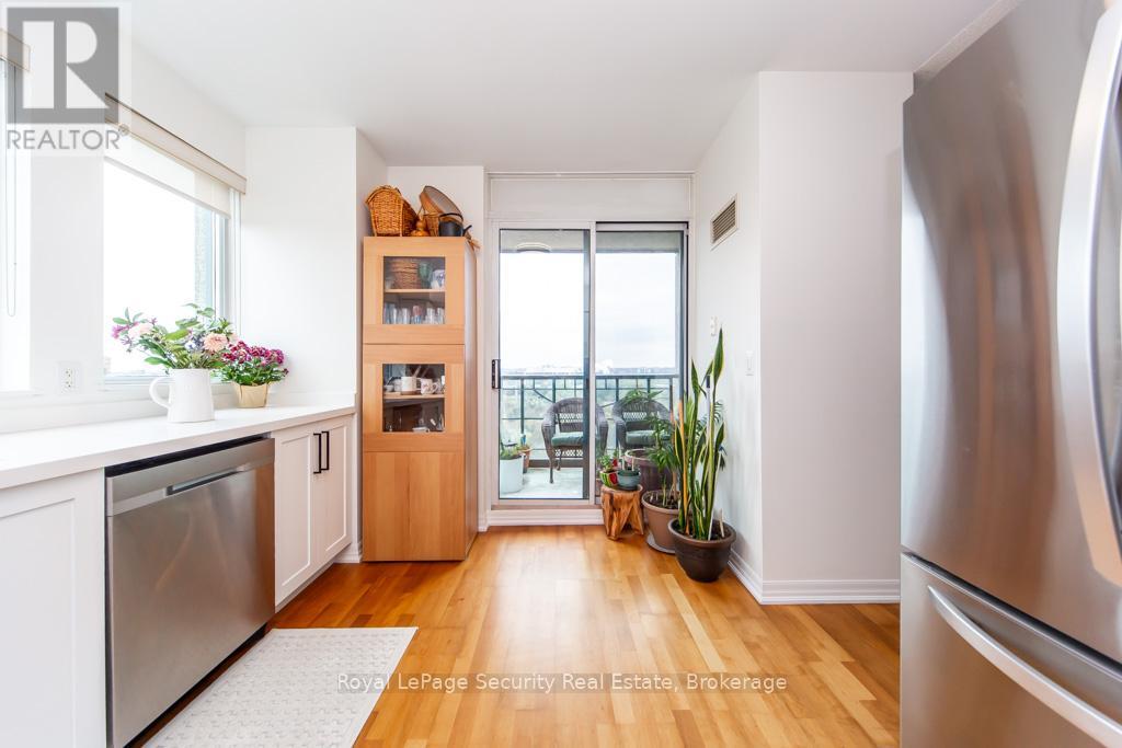 1402 - 38 Fontenay Court, Toronto, Ontario  M9A 5H5 - Photo 17 - W12690460