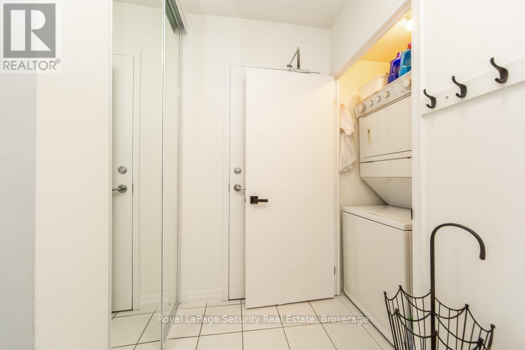 1402 - 38 Fontenay Court, Toronto, Ontario  M9A 5H5 - Photo 35 - W12690460