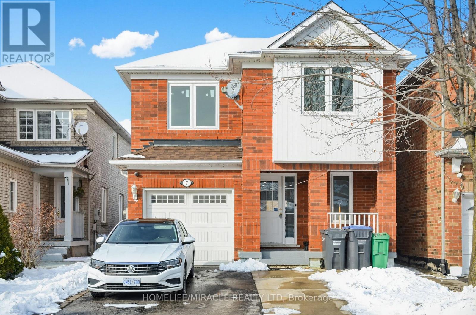7 Narrow Valley Crescent, Brampton, Ontario  L6R 2M6 - Photo 1 - W12690462