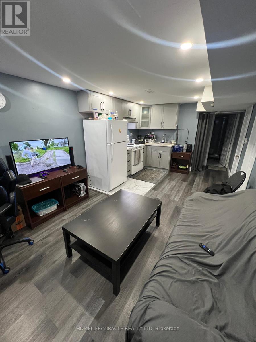 7 Narrow Valley Crescent, Brampton, Ontario  L6R 2M6 - Photo 10 - W12690462