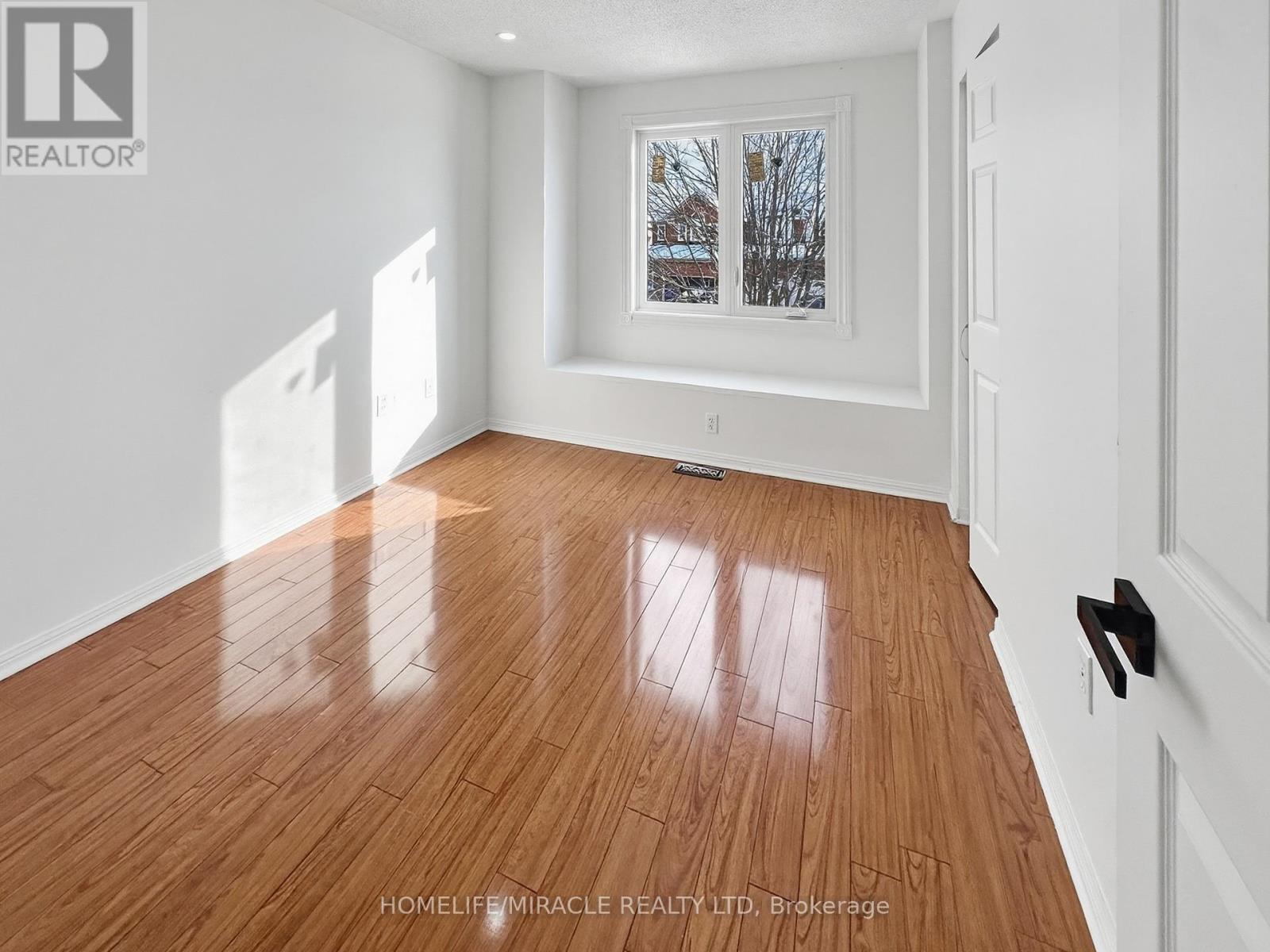 7 Narrow Valley Crescent, Brampton, Ontario  L6R 2M6 - Photo 12 - W12690462