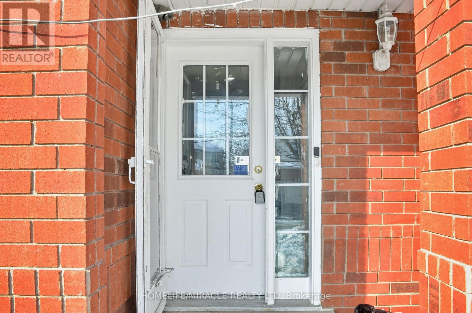 7 Narrow Valley Crescent, Brampton, Ontario  L6R 2M6 - Photo 3 - W12690462