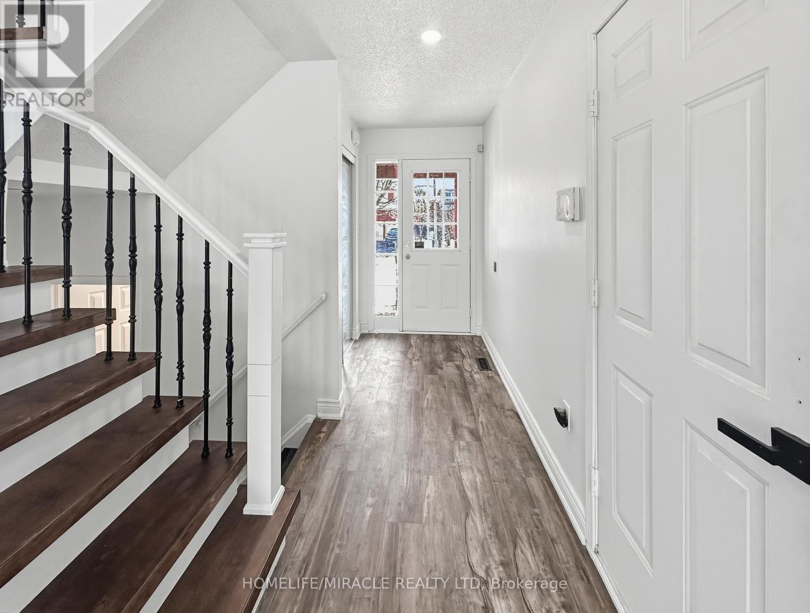 7 Narrow Valley Crescent, Brampton, Ontario  L6R 2M6 - Photo 6 - W12690462