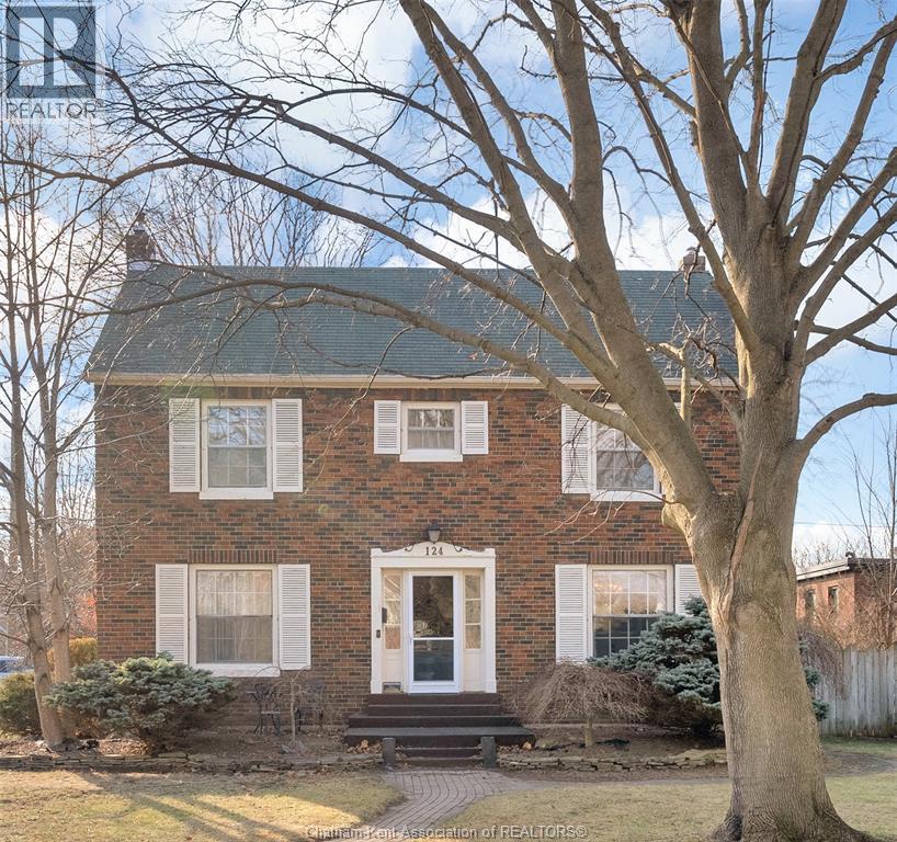MLS# 26000756: 124 LLydican AVENUE, Chatham, Canada