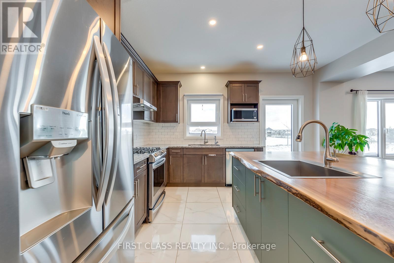 22 Grandville Circle, Brant, Ontario  N3L 0E9 - Photo 13 - X12690362