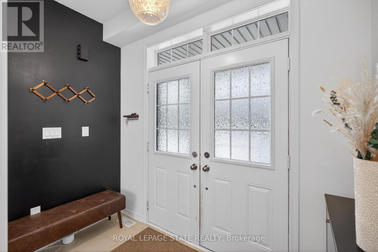 50 Kelso Drive, Haldimand, Ontario  N3W 0B7 - Photo 2 - X12690438