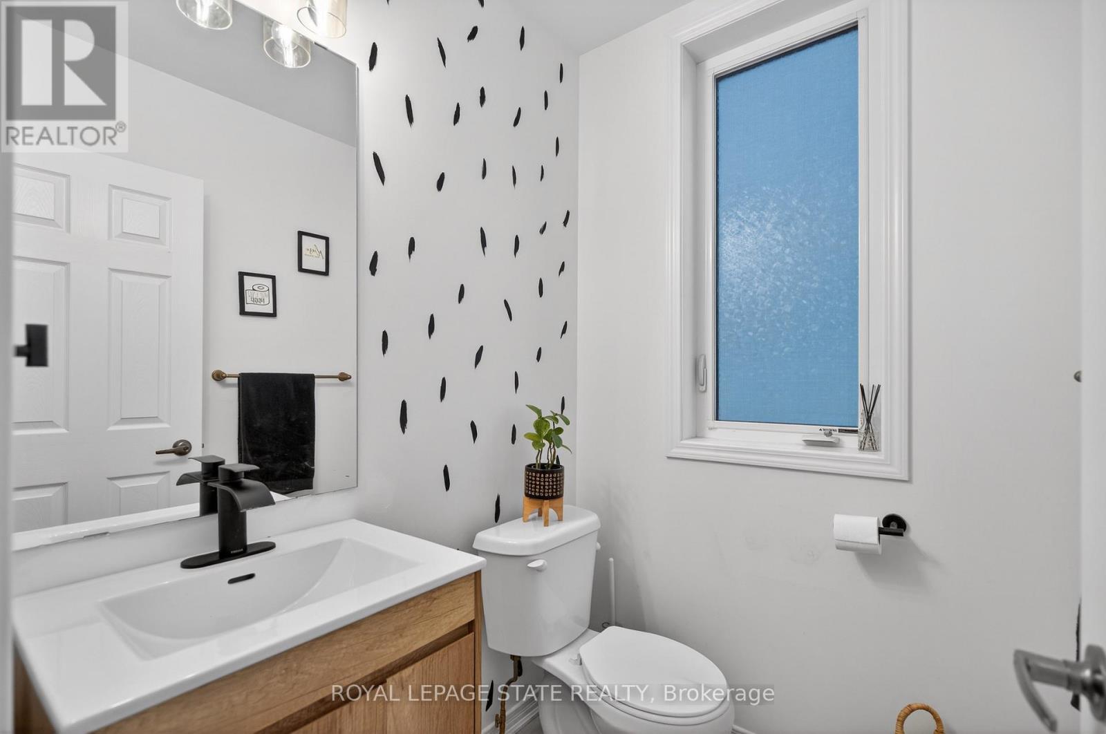 50 Kelso Drive, Haldimand, Ontario  N3W 0B7 - Photo 3 - X12690438