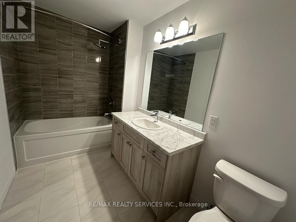 236 Longboat Run W, Brantford, Ontario  N3T 0X1 - Photo 13 - X12690442