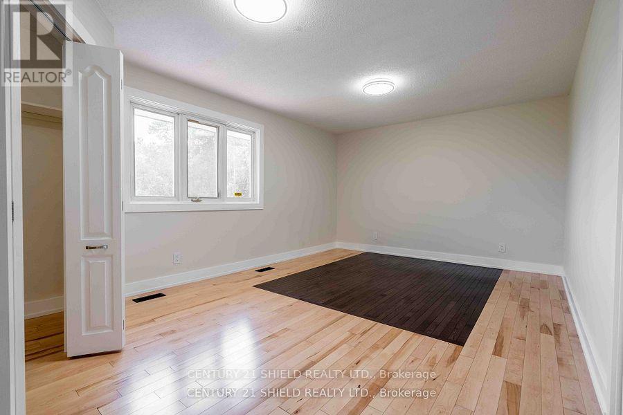 18915 Glen Road, South Glengarry, Ontario  K0C 2J0 - Photo 12 - X12690546