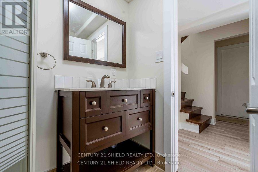 18915 Glen Road, South Glengarry, Ontario  K0C 2J0 - Photo 9 - X12690546