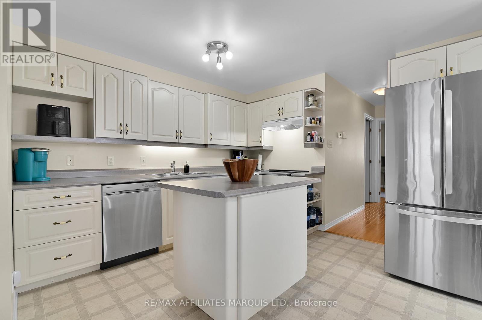 2241 Glen Brook Drive, Cornwall, Ontario  K6H 7N1 - Photo 11 - X12690584