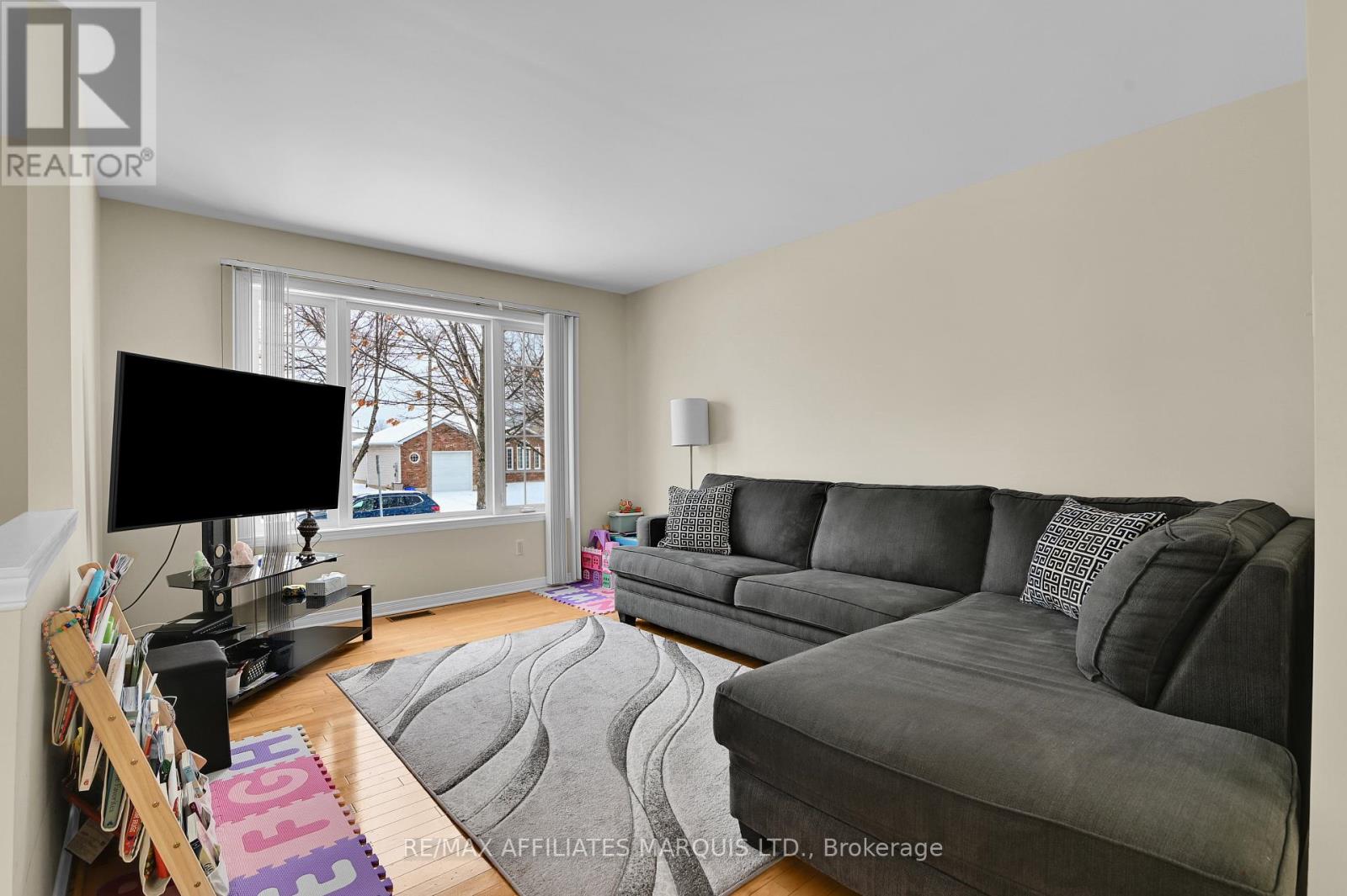 2241 Glen Brook Drive, Cornwall, Ontario  K6H 7N1 - Photo 4 - X12690584