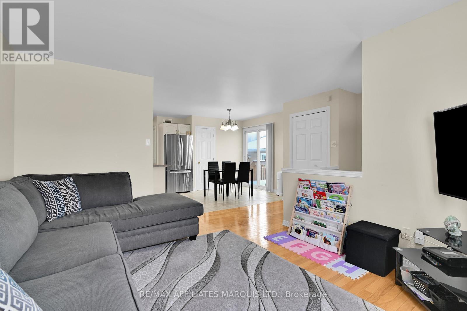 2241 Glen Brook Drive, Cornwall, Ontario  K6H 7N1 - Photo 6 - X12690584