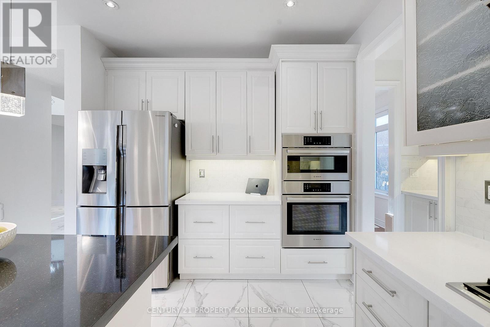 30 Grouse Lane, Brampton, Ontario  L6Y 5L1 - Photo 9 - W12688634