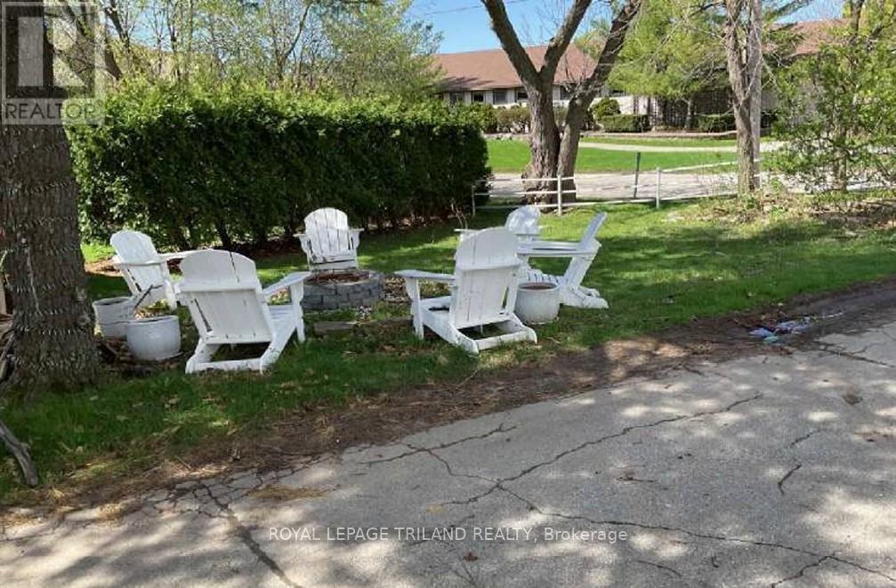 1965 Highland Heights, London South, Ontario  N6C 6C4 - Photo 10 - X12670878