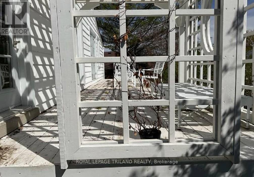 1965 Highland Heights, London South, Ontario  N6C 6C4 - Photo 42 - X12670878