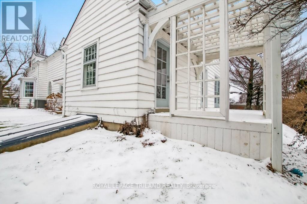 1965 Highland Heights, London South, Ontario  N6C 6C4 - Photo 8 - X12670878