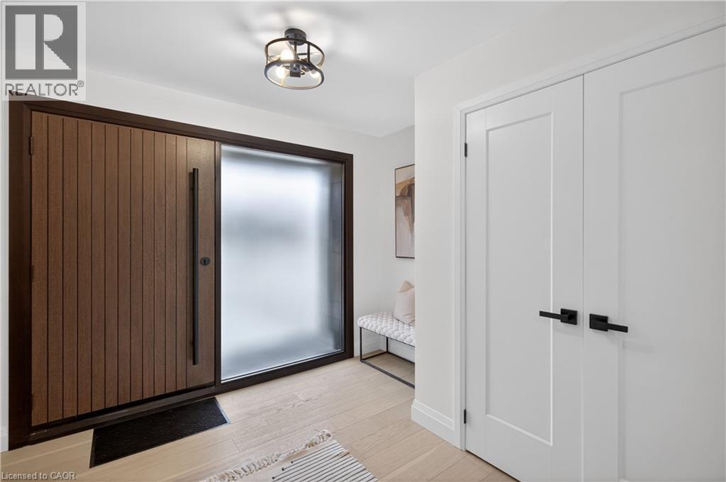 5375 Riverside Drive, Burlington, Ontario  L7L 3X9 - Photo 5 - 40797674