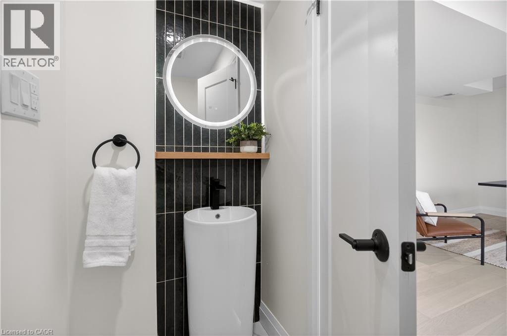 5375 Riverside Drive, Burlington, Ontario  L7L 3X9 - Photo 9 - 40797674