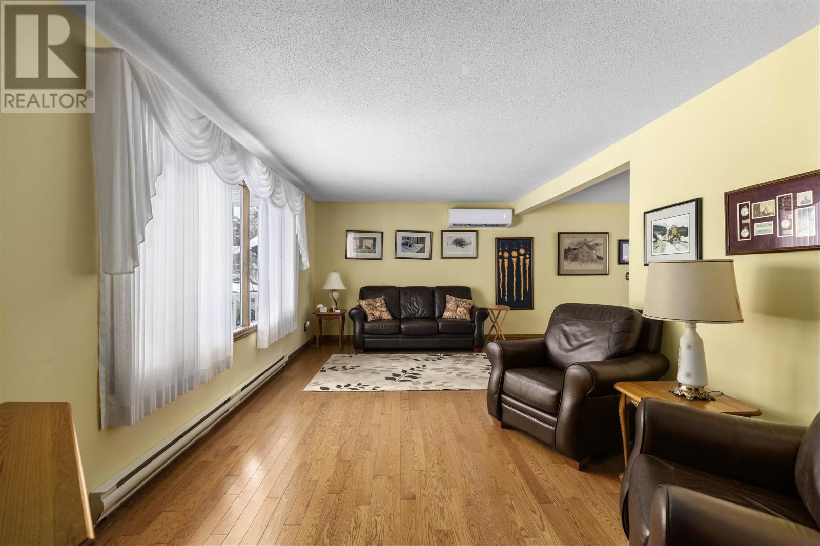 121 Pleasant Dr, Sault Ste. Marie, Ontario  P6B 4E1 - Photo 3 - SM253497