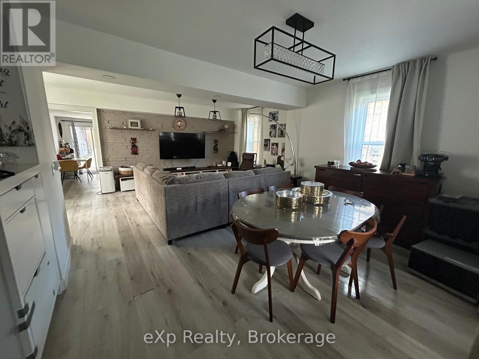 159 Waterloo Street, Kitchener, Ontario  N2H 3V5 - Photo 3 - X12690556