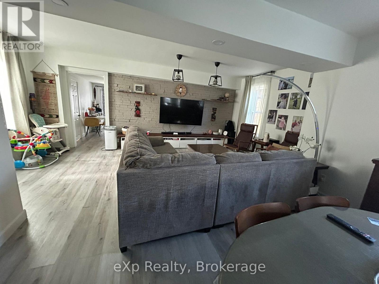 159 Waterloo Street, Kitchener, Ontario  N2H 3V5 - Photo 6 - X12690556