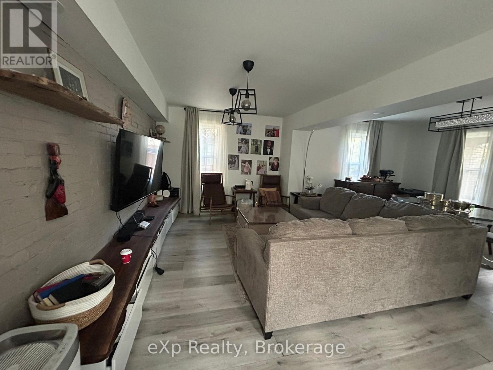 159 Waterloo Street, Kitchener, Ontario  N2H 3V5 - Photo 7 - X12690556