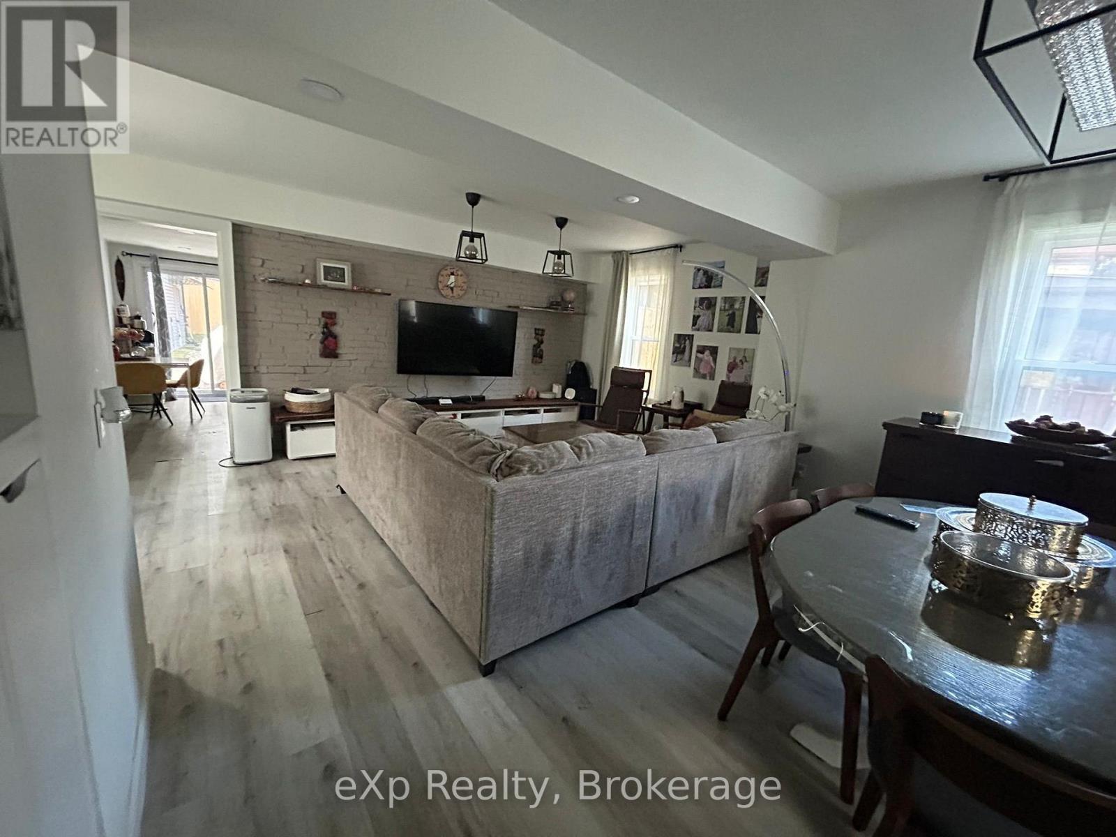 159 Waterloo Street, Kitchener, Ontario  N2H 3V5 - Photo 8 - X12690556