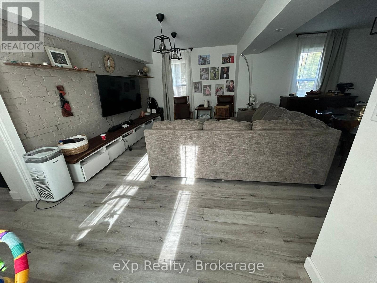 159 Waterloo Street, Kitchener, Ontario  N2H 3V5 - Photo 9 - X12690556