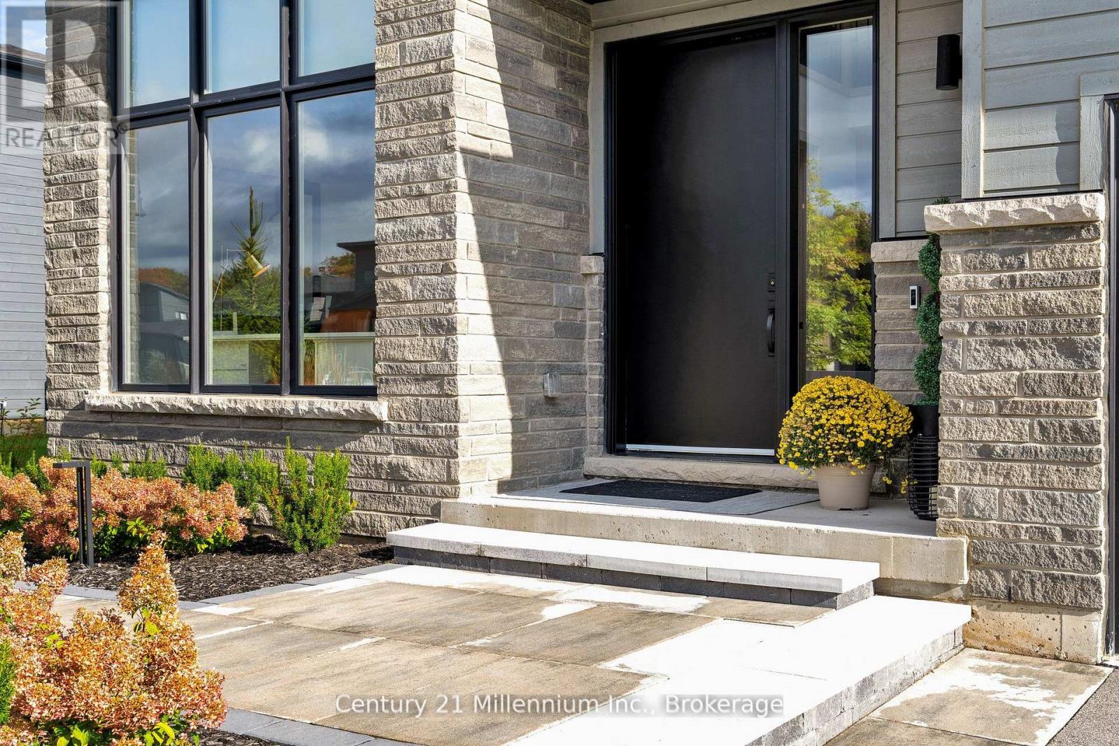 117 Tekiah Road, Blue Mountains, Ontario  N0H 1J0 - Photo 4 - X12690748