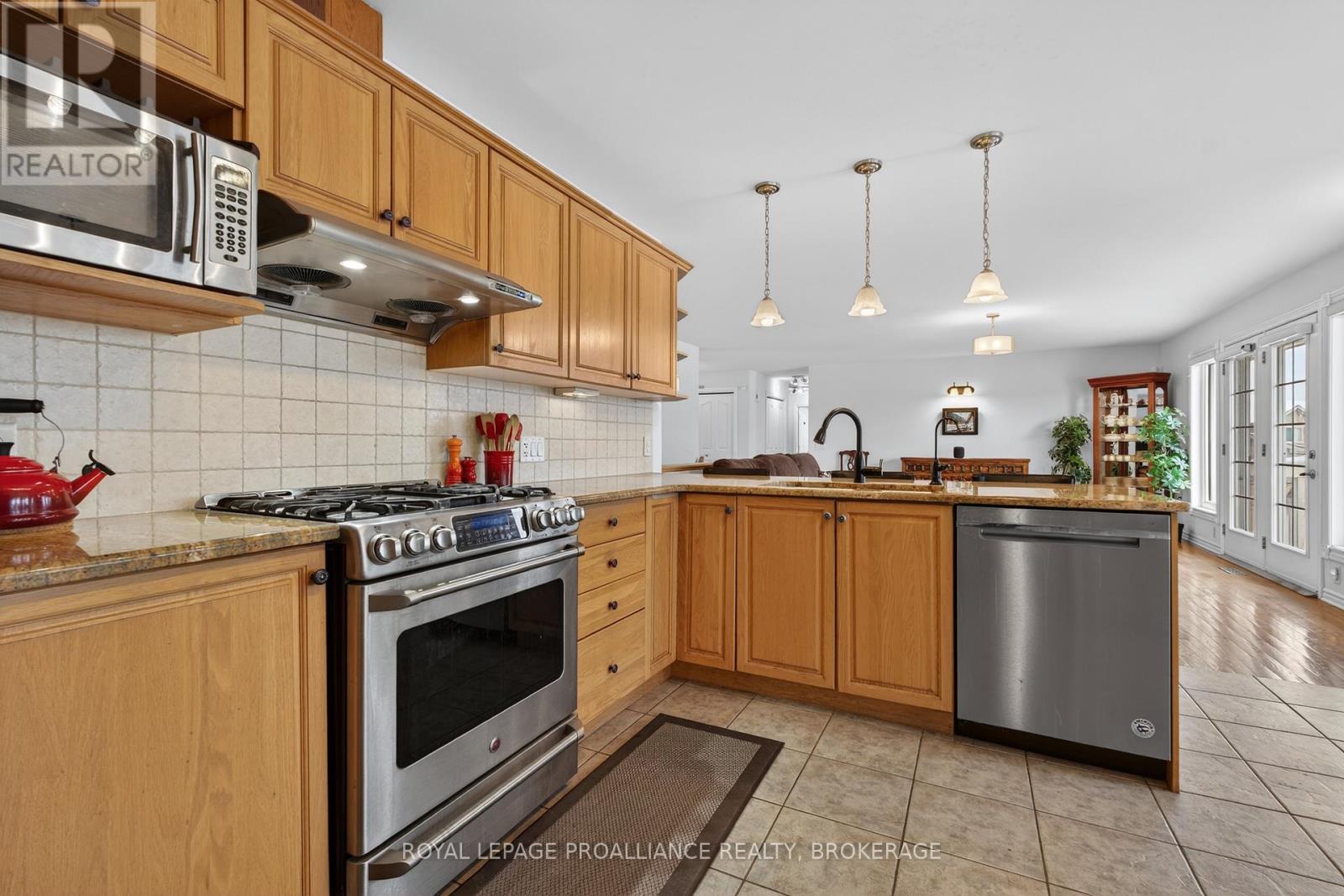 1360 Perradice Drive, Kingston, Ontario  K7L 5H6 - Photo 11 - X12690658