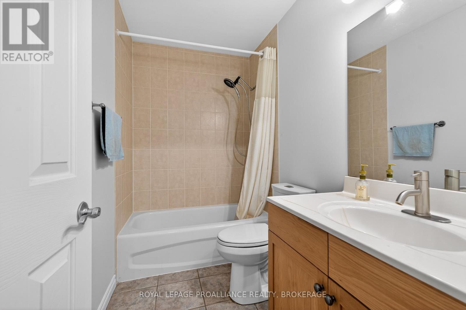 1360 Perradice Drive, Kingston, Ontario  K7L 5H6 - Photo 16 - X12690658