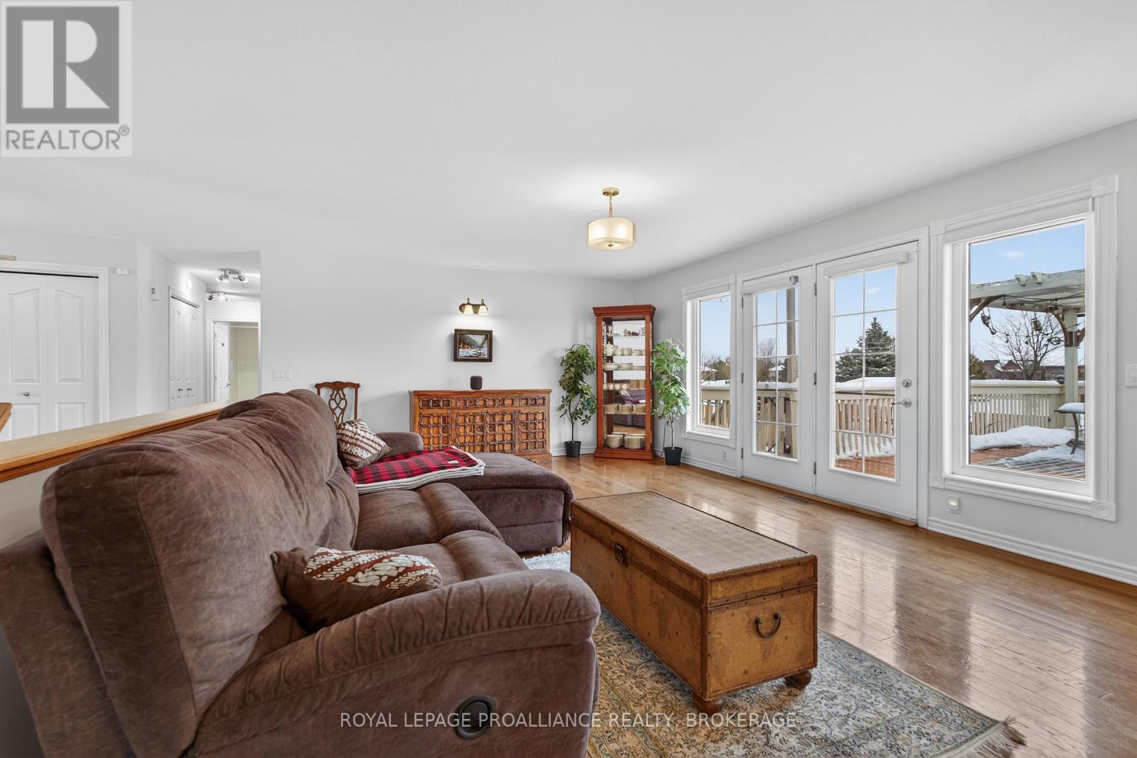 1360 Perradice Drive, Kingston, Ontario  K7L 5H6 - Photo 7 - X12690658