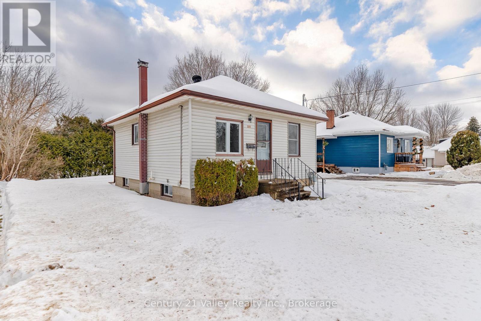 347 Joffre Avenue, Renfrew, Ontario  K7V 3L6 - Photo 10 - X12690570