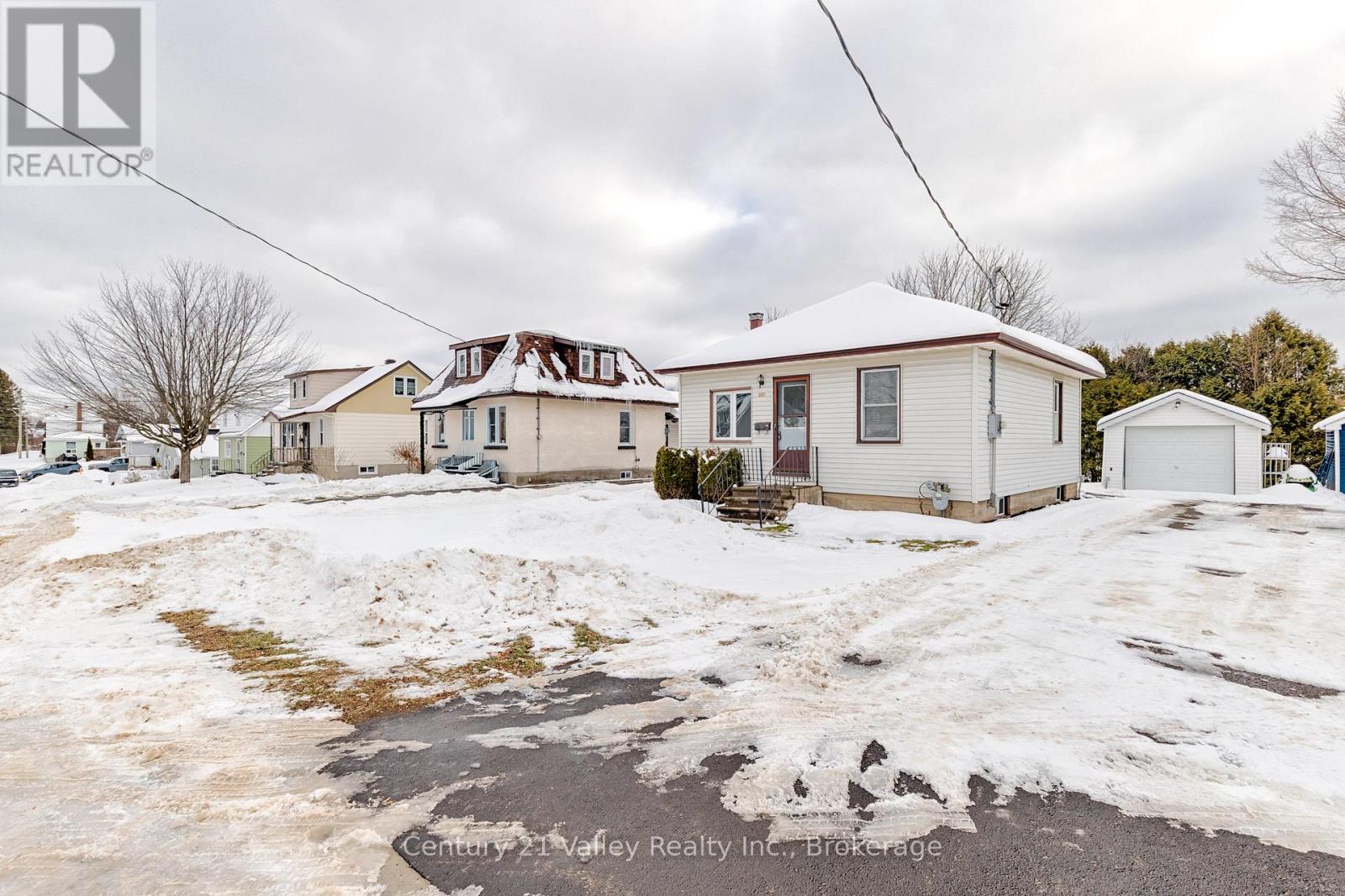 347 Joffre Avenue, Renfrew, Ontario  K7V 3L6 - Photo 6 - X12690570