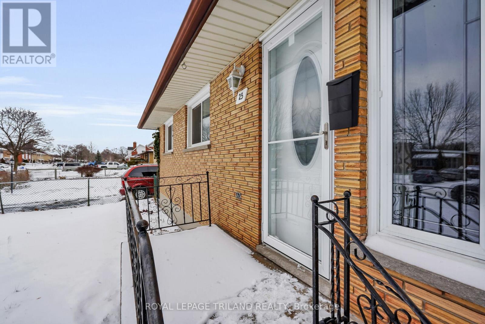 25 Hawkesbury Avenue, London East, Ontario  N5V 2J9 - Photo 6 - X12690622