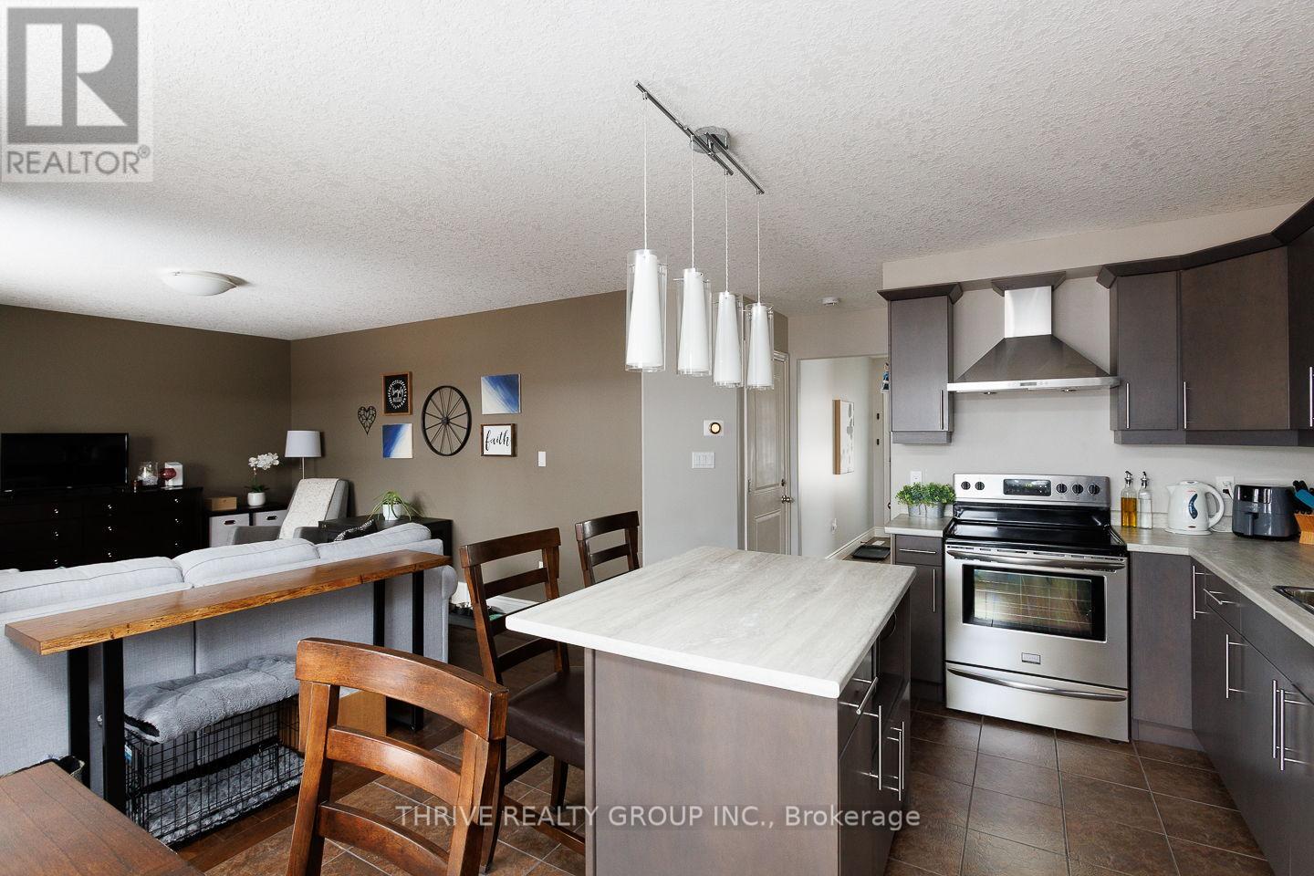 33 Abbott Street, Strathroy-Caradoc, Ontario  N7G 0B6 - Photo 11 - X12690646