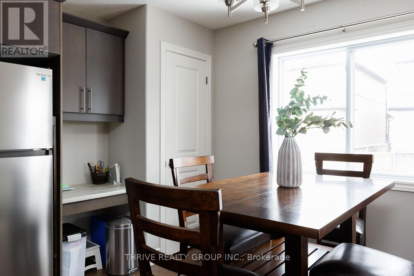 33 Abbott Street, Strathroy-Caradoc, Ontario  N7G 0B6 - Photo 14 - X12690646