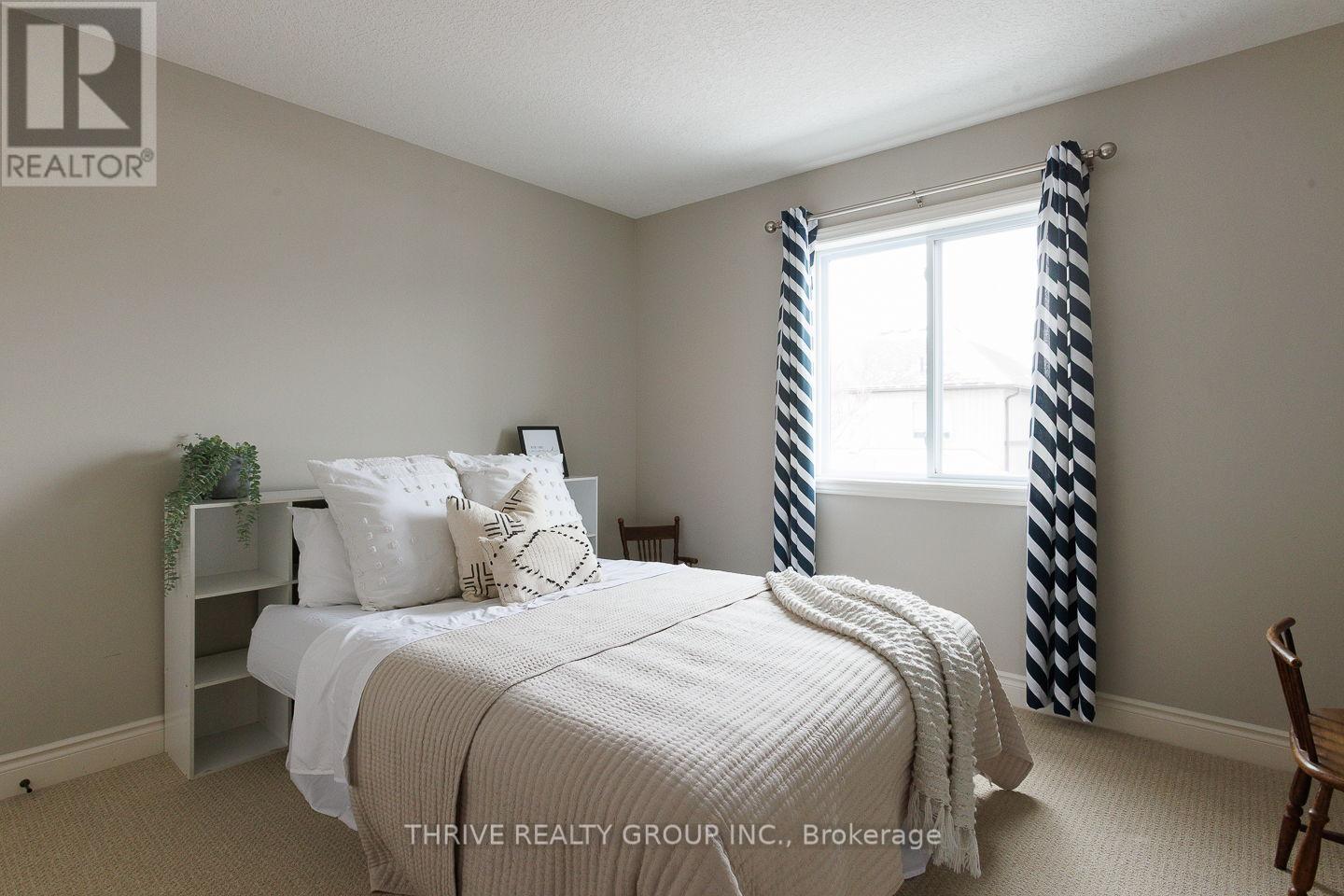 33 Abbott Street, Strathroy-Caradoc, Ontario  N7G 0B6 - Photo 17 - X12690646