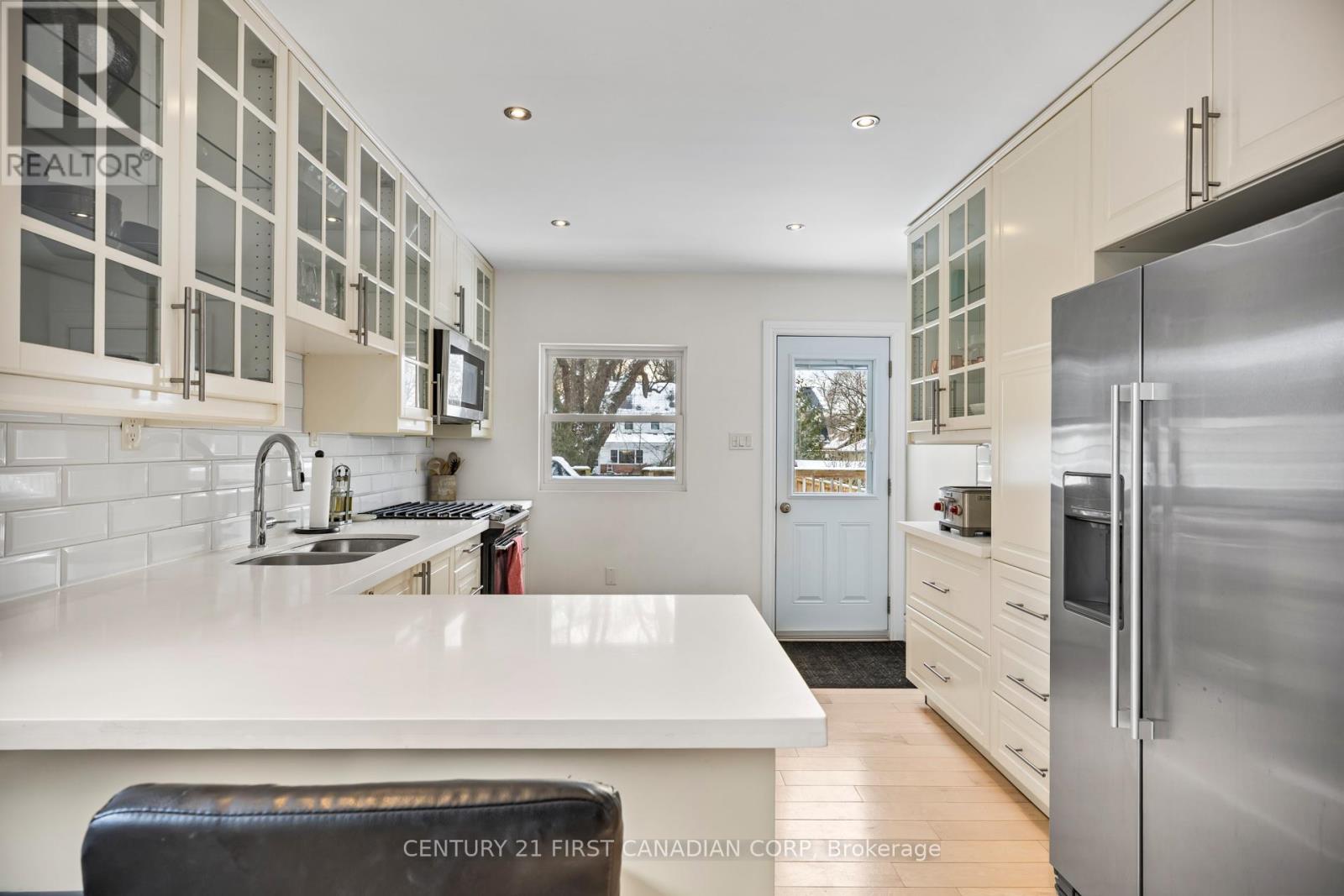 961 Harrison Avenue, London East, Ontario  N5Y 2T8 - Photo 8 - X12690662